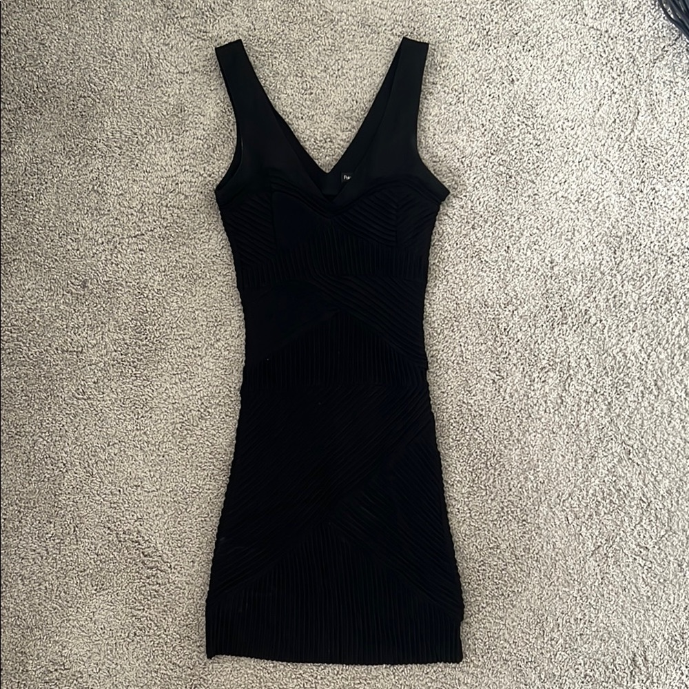 Elegant Black Textured Sleeveless Dress